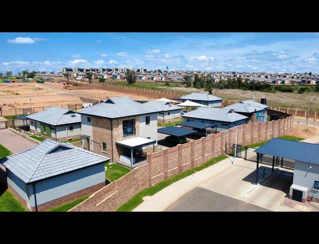 3 BEDROOM TOWNHOUSE FOR SALE IN LION PRIDE